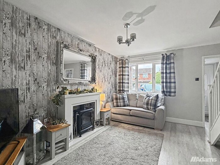 3 Bedroom Semi-Detached House For Sale In Chedworth Drive, Widnes, Cheshire, WA8