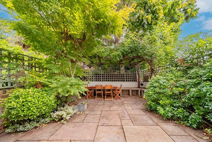 3 Bedroom Flat To Rent In Portnall Road, Maida Vale, W9
