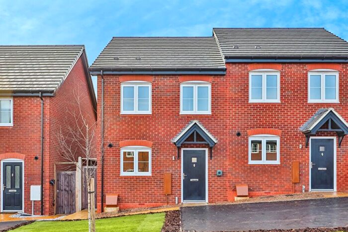 3 Bedroom Semi-Detached House For Sale In Rose Way, Edwalton, Nottingham, NG12