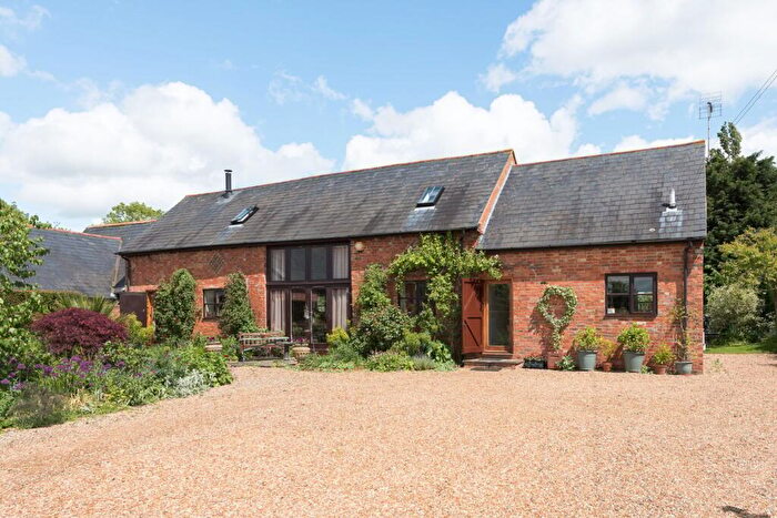5 Bedroom Link Detached House For Sale In Pound Lane, North Crawley, Buckinghamshire, MK16