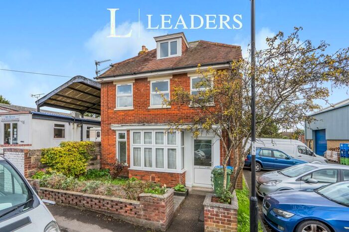 4 Bedroom Semi-Detached House To Rent In Cambridge Road, Southampton, SO14