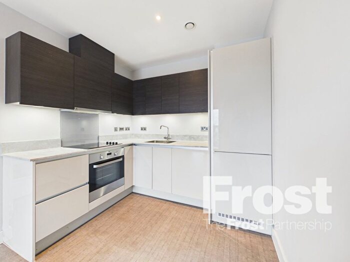 1 Bedroom Flat To Rent In School Passage, Southall, Middlesex, UB1