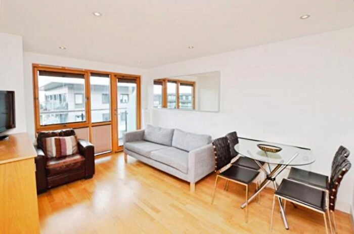 2 Bedroom Flat To Rent In The Boulevard, Leeds, West Yorkshire, Uk, LS10