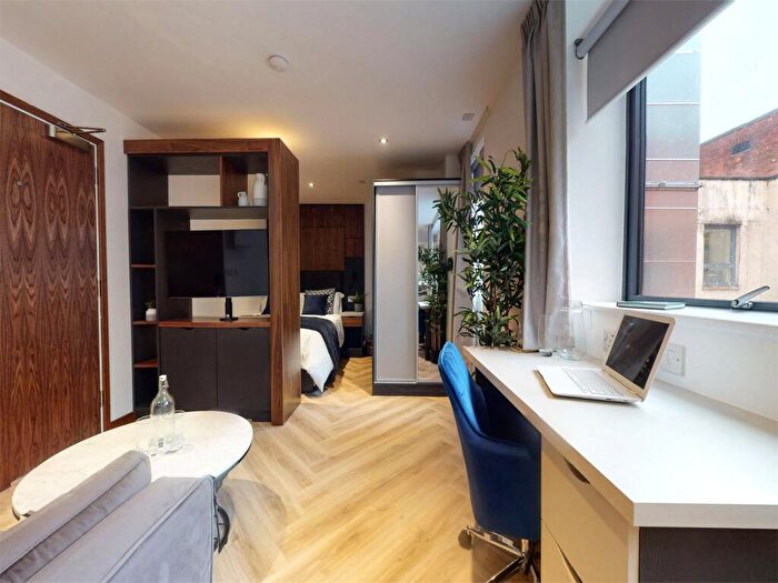 Apartment To Rent In Apt, Live Oasis Deansgate #, M2