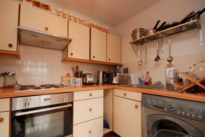 1 Bedroom Flat To Rent In Shelley Way, Wimbledon, London, SW19