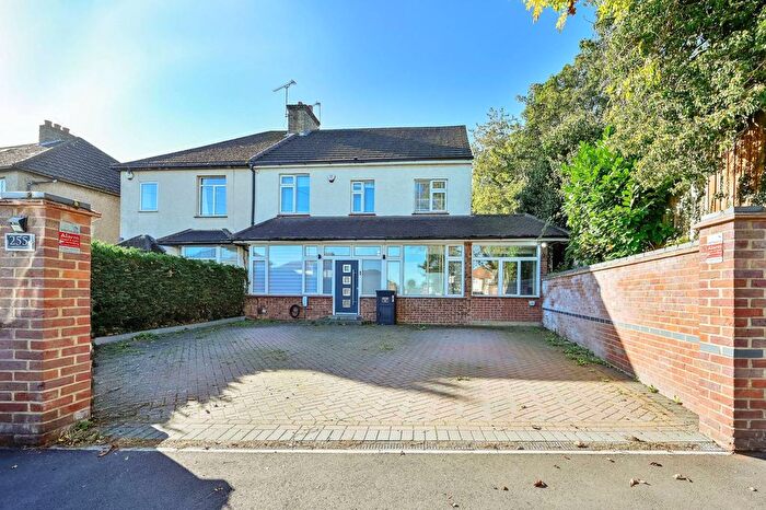 4 Bedroom Semi-detached House For Sale In Gammon Lane, Watford, WD24