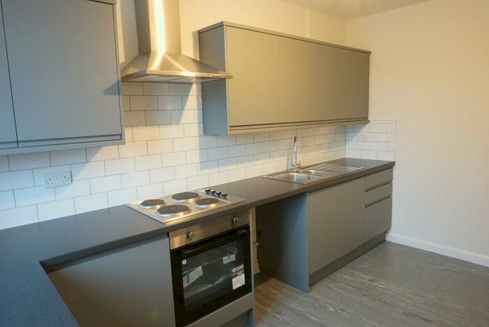 2 Bedroom Apartment To Rent In High Road, Beeston, NG9