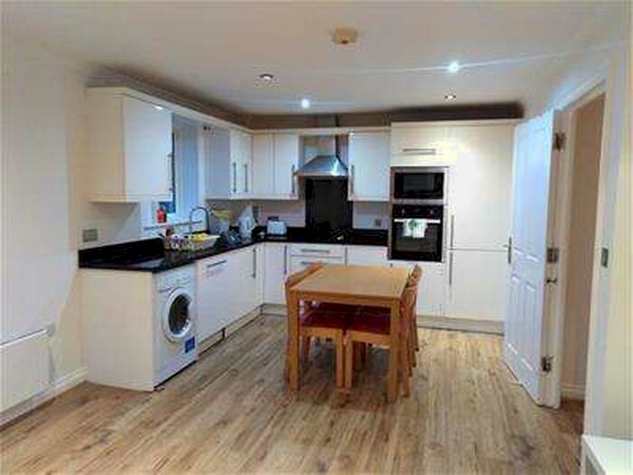 2 Bedroom Flat To Rent In Stream Lane, Edgware, HA8