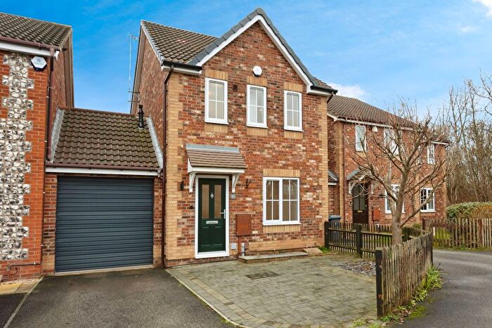 3 Bedroom Link Detached House For Sale In Ullswater Close, Gamston, Nottingham, NG2