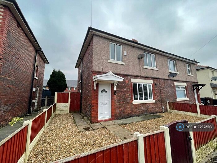 3 Bedroom Semi Detached House To Rent In Kendal Road, Worsley, Manchester, M28