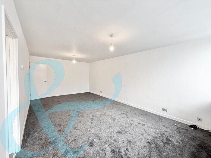 1 Bedroom Flat To Rent In Holden Road, London, N12