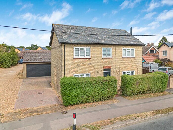 4 Bedroom Detached House For Sale In Station Road, Bluntisham, Cambridgeshire., PE28