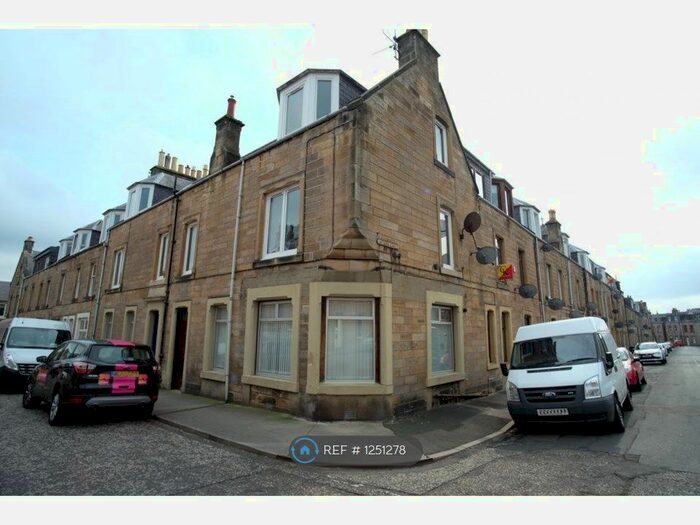 3 Bedroom Flat To Rent In Victoria Street, Galashiels TD1