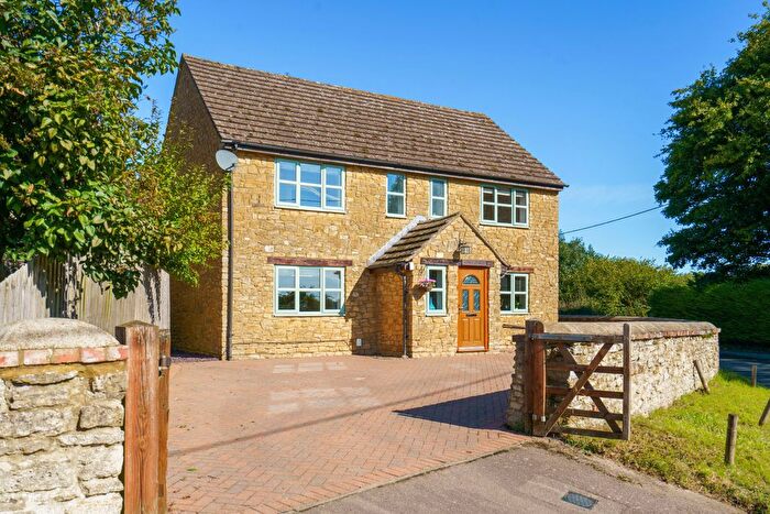 4 Bedroom Detached House For Sale In Milthorpe, Lois Weedon, NN12