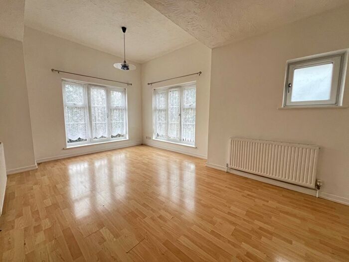 2 Bedroom Flat To Rent In Godstone Road, Kenley, CR8