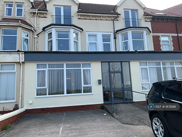 1 Bedroom Flat To Rent In Queens Promenade, Blackpool, FY2