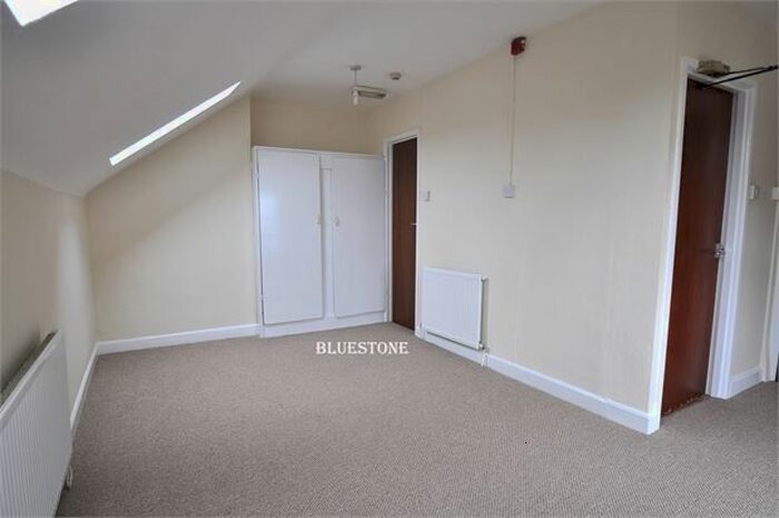 1 Bedroom Flat To Rent In Ombersley Road, Handpost, Newport, Gwent NP20