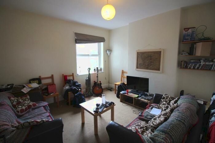 3 Bedroom End Of Terrace House To Rent In Flaxland Avenue, Heath, CF14