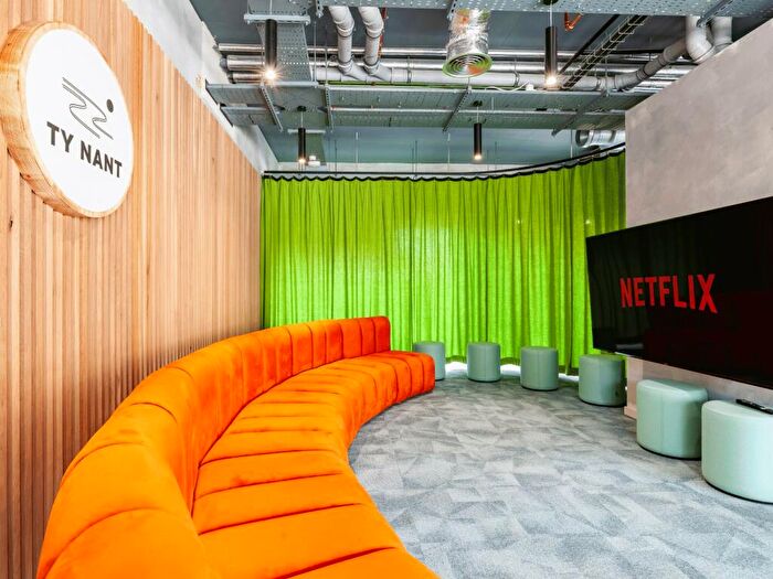 Studio To Rent In High Street, Swansea, SA1