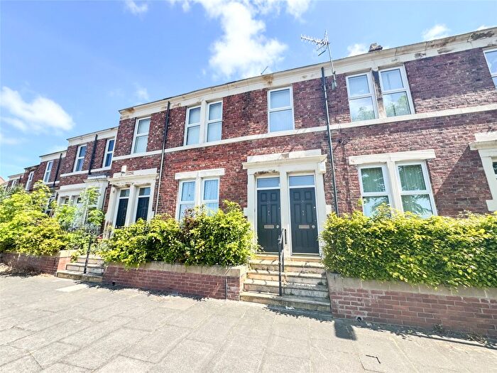 3 Bedroom Flat For Sale In Bensham Crescent, Bensham, NE8