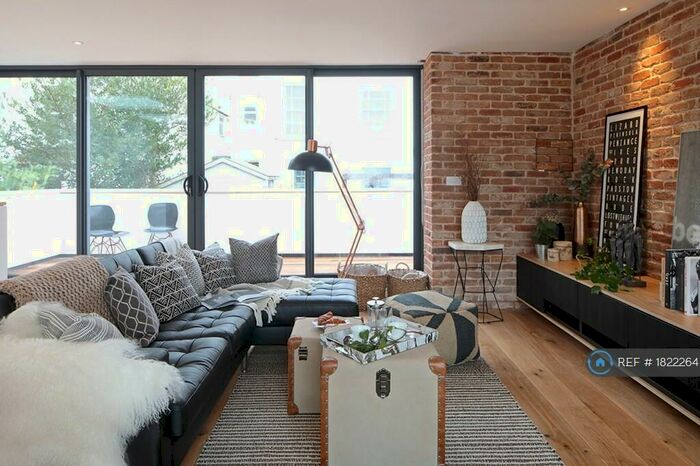 2 Bedroom Detached House To Rent In Sydenham Road, Cotham, Bristol, BS6