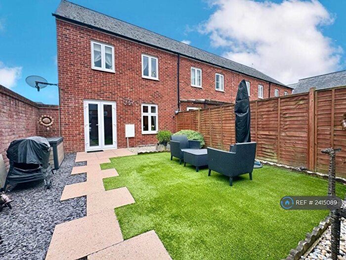 3 Bedroom End Of Terrace House To Rent In Havisham Drive, Swindon, SN25