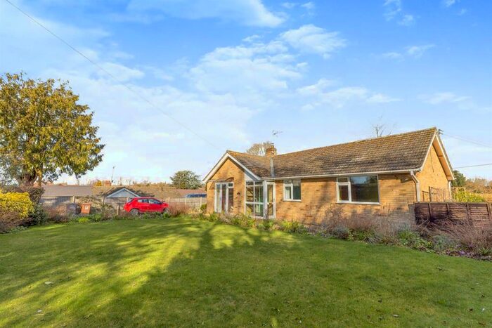 3 Bedroom Detached Bungalow For Sale In Rectory Road, Edgefield, Melton Constable, NR24