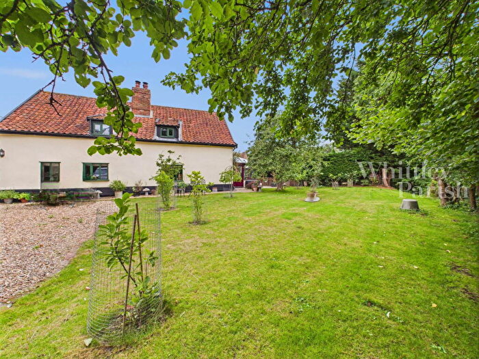 4 Bedroom Detached House For Sale In The Street, Tibenham, NR16