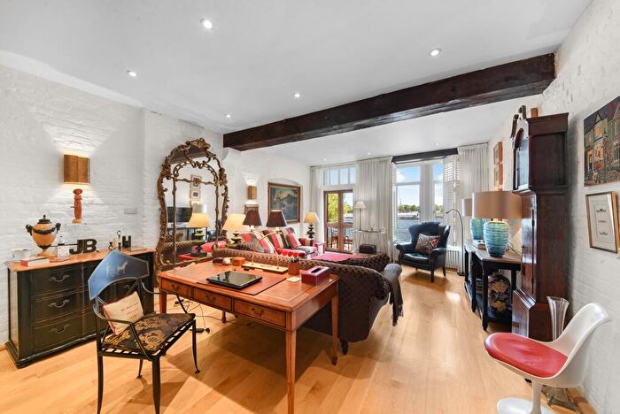 1 Bedroom Apartment To Rent In Wapping High Street London, E1W