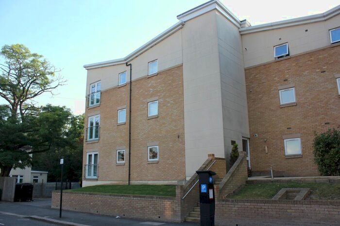 2 Bedroom Flat To Rent In Florence Avenue, Enfield, EN2