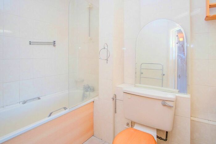 1 Bedroom Flat For Sale In Cambridge Road, Puckeridge, Ware, SG11