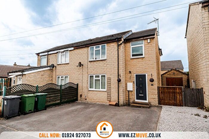 3 Bedroom Semi Detached House For Sale In Crowther Street, Batley, WF17