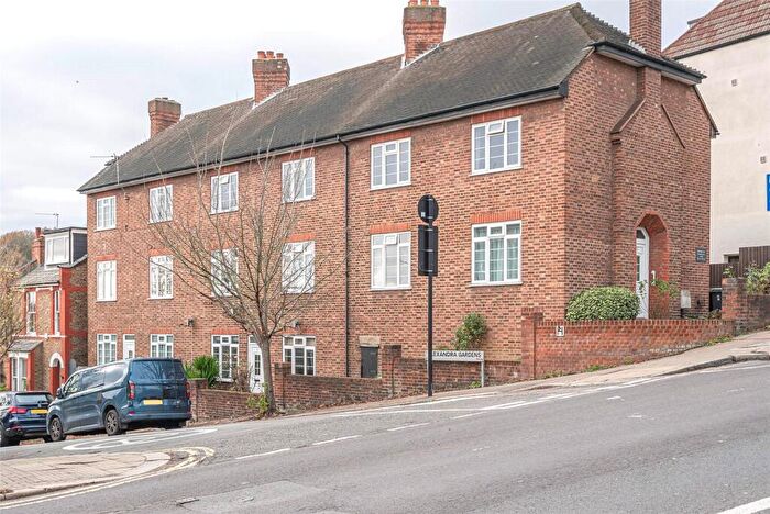 2 Bedroom Apartment For Sale In Muswell Hill, London, N10