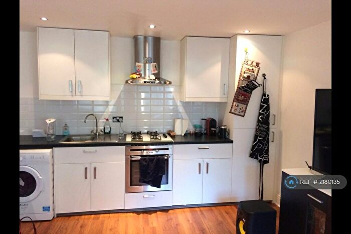 1 Bedroom Flat To Rent In Whitecross Street, London, EC1Y