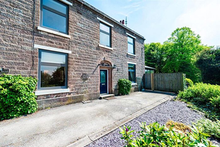 3 Bedroom House To Rent In Tunstall Road, Congleton, CW12