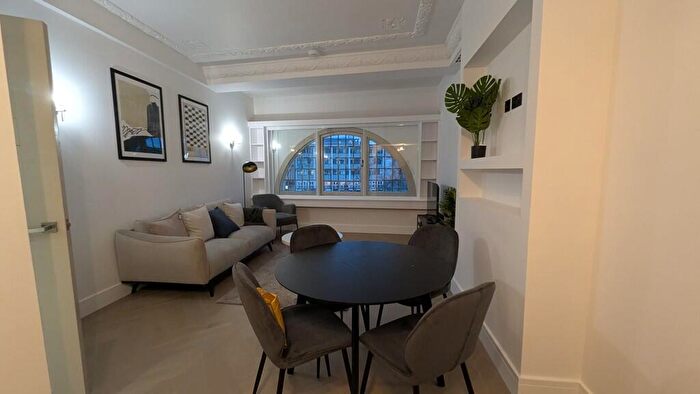 2 Bedroom Apartment To Rent In Picture House Apartment, Long Row, NG1