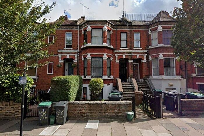 3 Bedroom Flat To Rent In High Road, Tottenham, London, N15