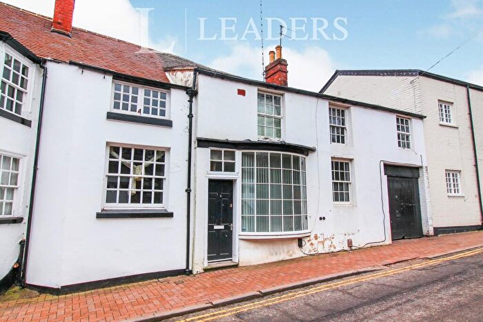 2 Bedroom Apartment To Rent In Fieldgate Lane, Kenilworth, CV8