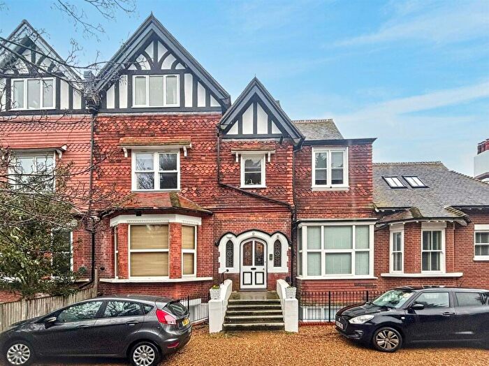 2 Bedroom Flat For Sale In The Goffs, Eastbourne, BN21