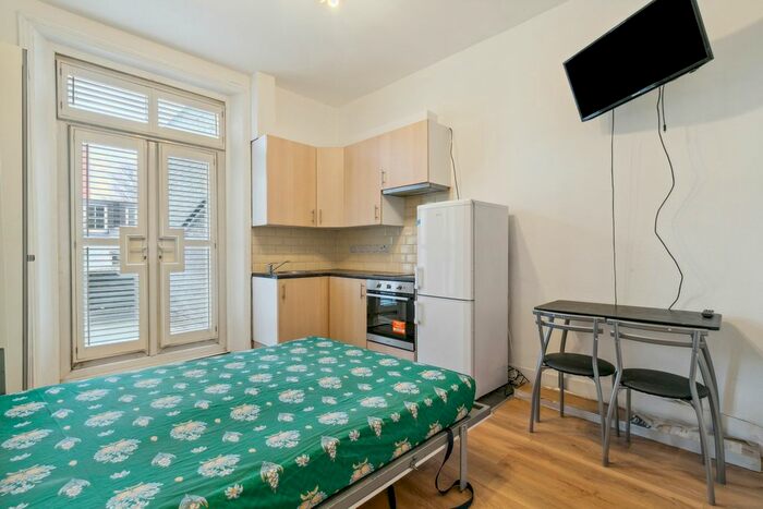 Studio To Rent In Putney High Street, East Putney, SW15