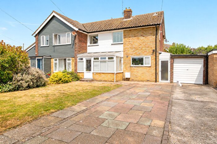 3 Bedroom Semi Detached House For Sale In Oxford Drive, Aldwick, Bognor Regis, PO21