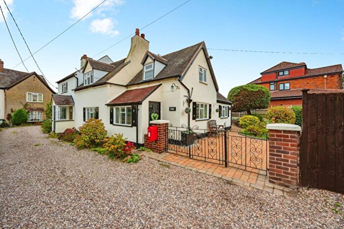 2 Bedroom Cottage For Sale In The Green, Bonehill, Tamworth, B78