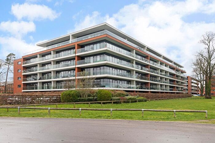 2 Bedroom Flat To Rent In Racecourse Road Newbury, RG14