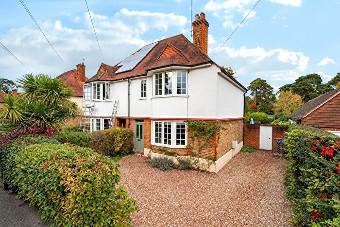 4 Bedroom Semi-Detached House For Sale In Park Road, Woking, GU22