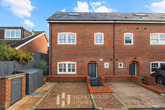 4 Bedroom End Of Terrace House For Sale In Warwick Road, St. Albans, AL1