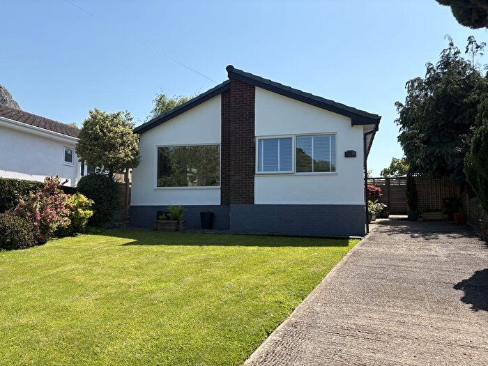 2 Bedroom Bungalow For Sale In Tan Yr Foel, Rhyd-Y-Foel, LL22