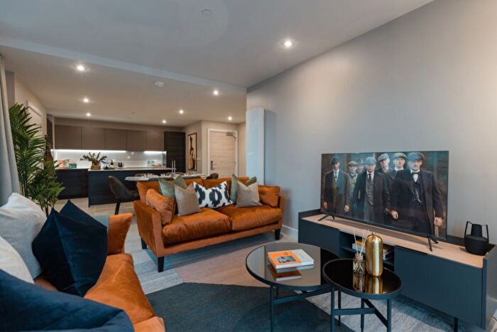 3 Bedroom Flat To Rent In New York Square, Quarry Hill, Leeds, LS2