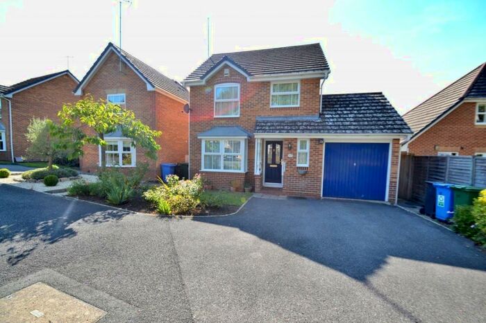 3 Bedroom Detached House To Rent In Broadstone, BH17