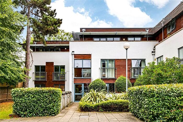 1 Bedroom Flat To Rent In Albans Close, Leigham Court Road, London, SW16