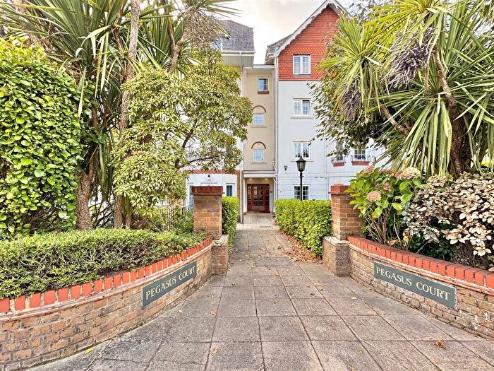 1 Bedroom Flat For Sale In Lansdowne Road, Bournemouth, BH1